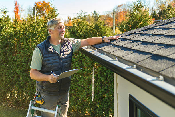 Professional Roofing technician working in Harmon, IL